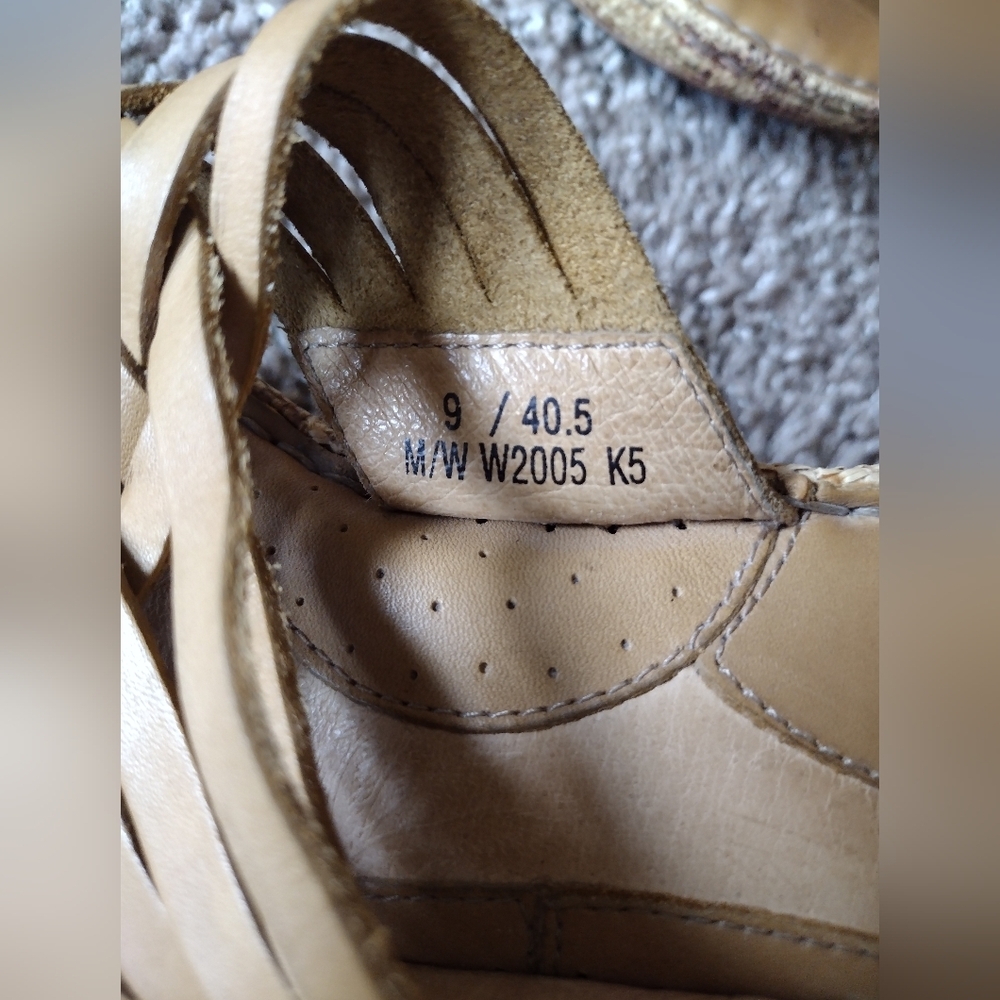 Born Drilles Woven Wedge Heel Tan Sandal Mules Size 9 - Picture 6 of 7